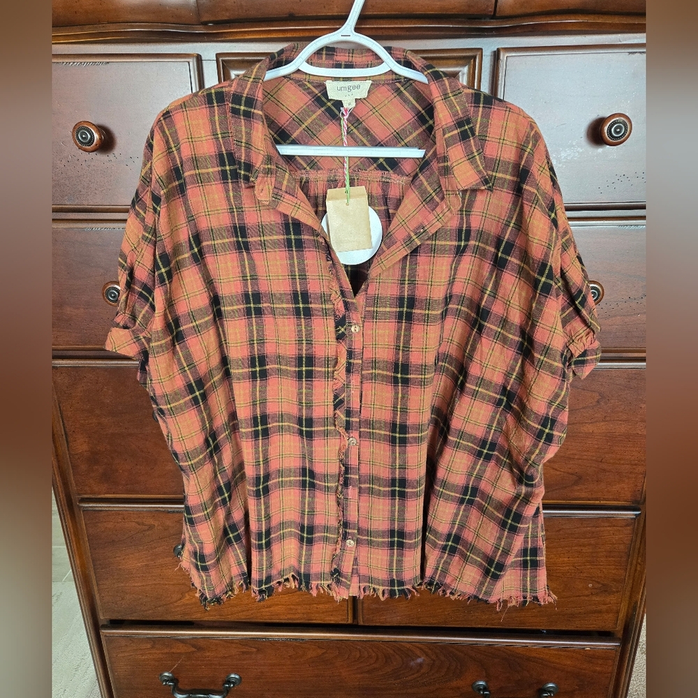 Umgee, NWT, Women's Plaid Button-Up Top, Sz. L (Oversized)